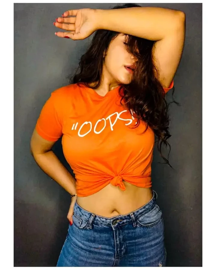 DOLLY CHAWLA WAS A TALENTED SINGER thumbnail