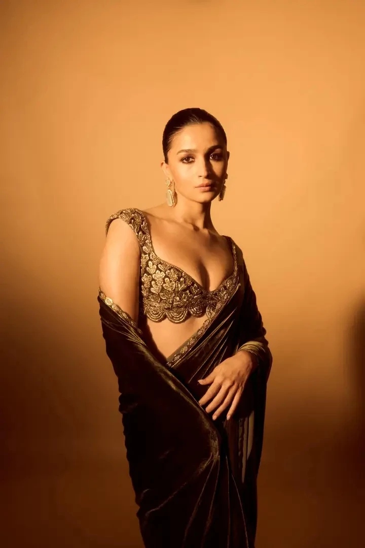 ALIA BHATT NEIGHBOR  thumbnail
