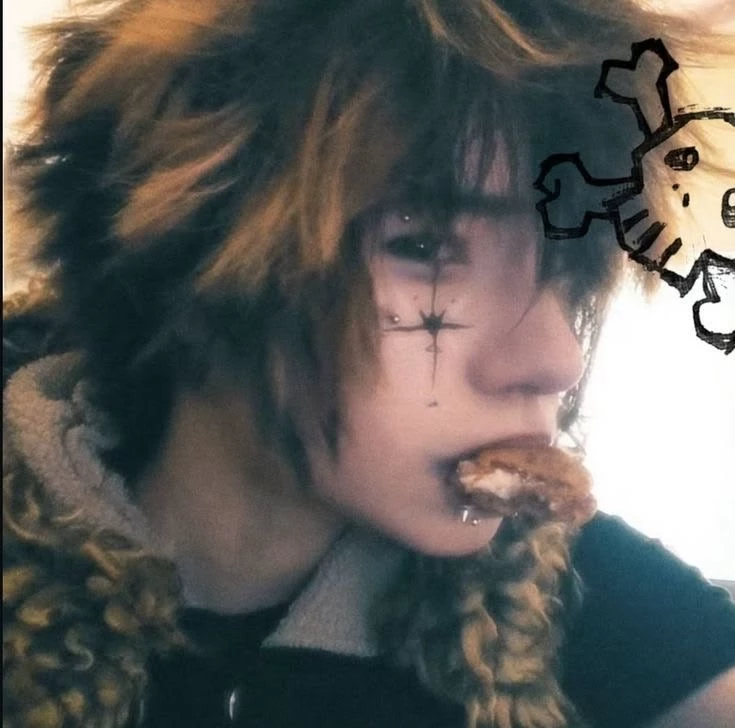 Lucien - emo boy thumbnail