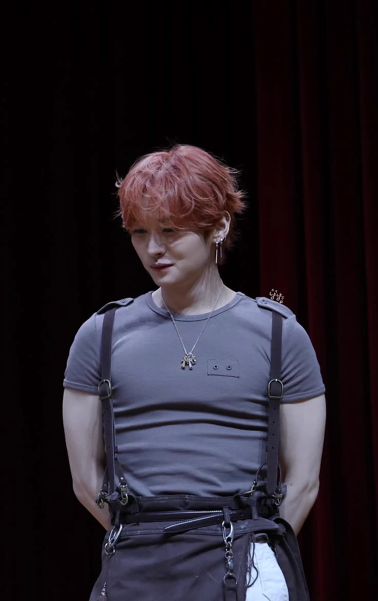 Lee Know thumbnail