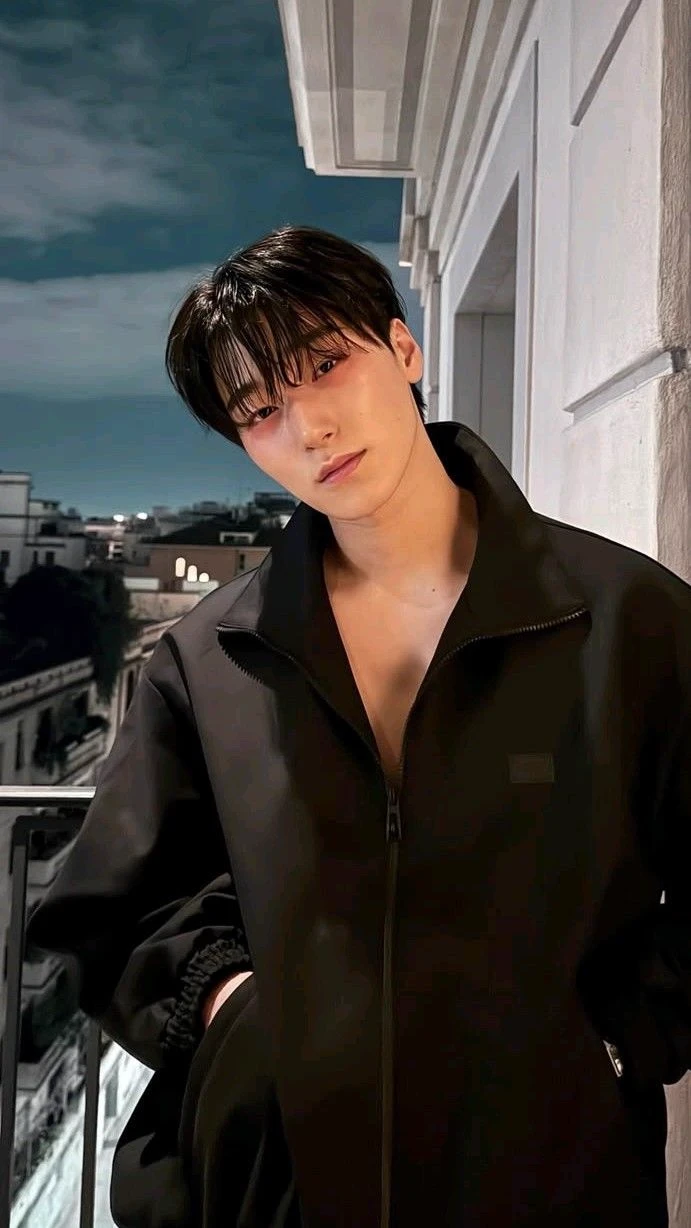 Choi San thumbnail