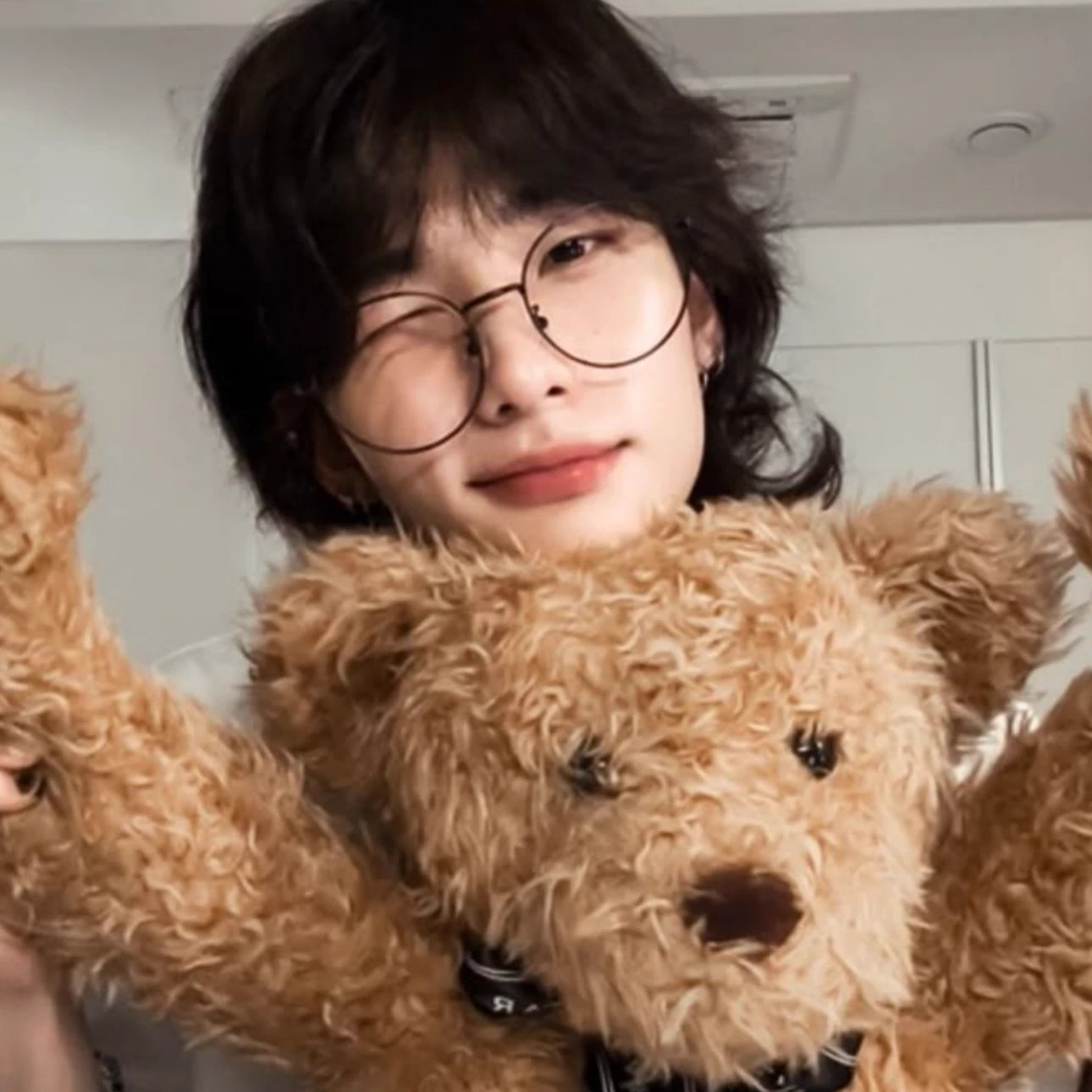 Hwang Hyunjin (guy) thumbnail
