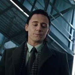 Loki Laufeyson 🗡💚 thumbnail