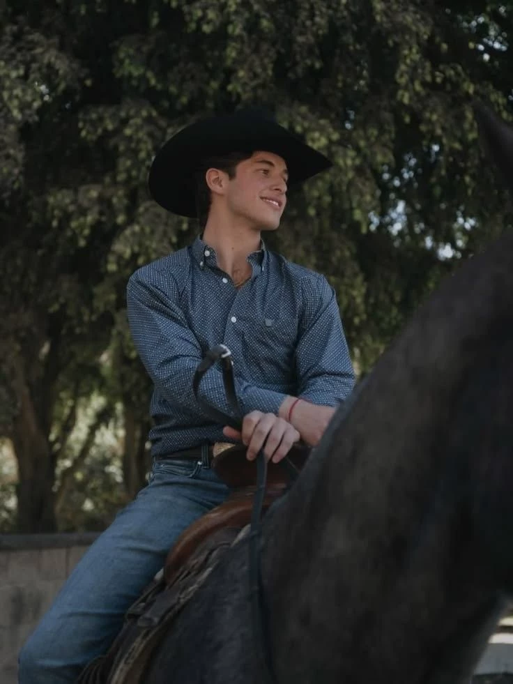 From the Rodeo and the outskirts to the heart. // Lexi and Gabb. thumbnail
