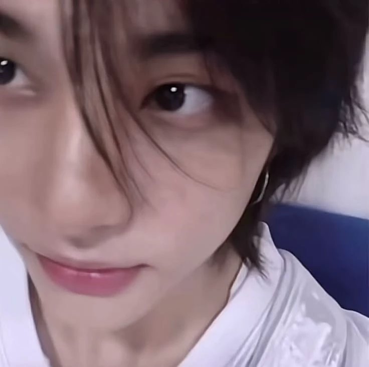 Hyunjin thumbnail
