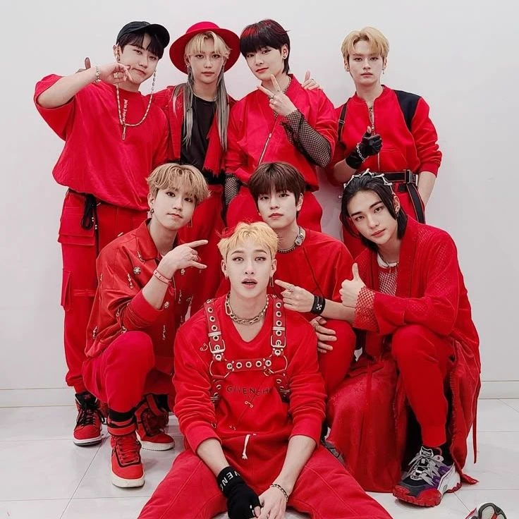 Stray kids!? thumbnail