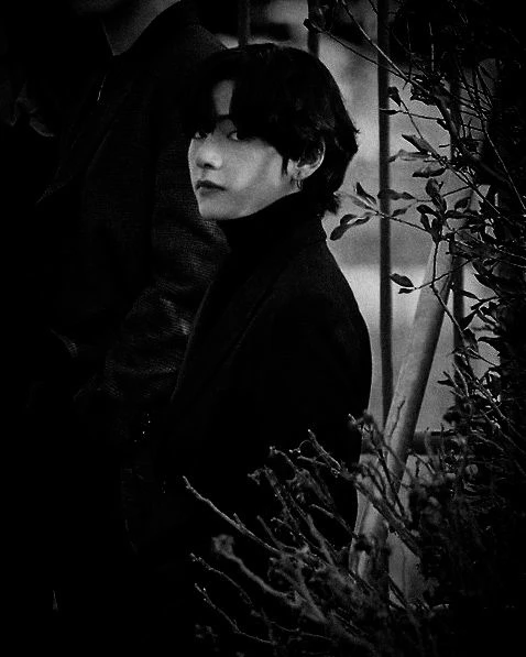 Kim Taehyung thumbnail