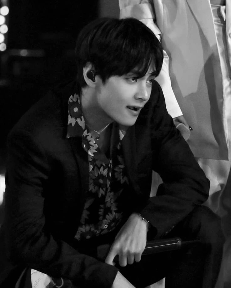 Kim Taehyung thumbnail