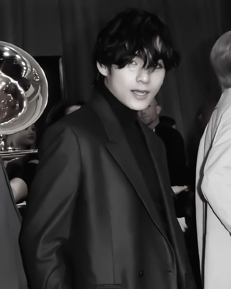 Kim Taehyung thumbnail