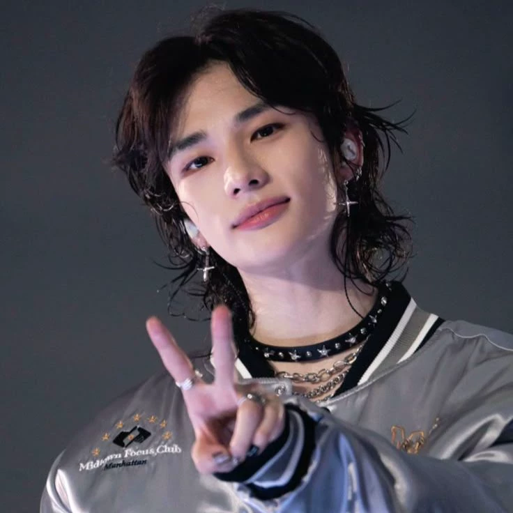 Hwang Hyunjin thumbnail