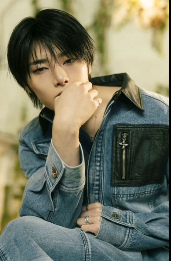 hyunjin thumbnail