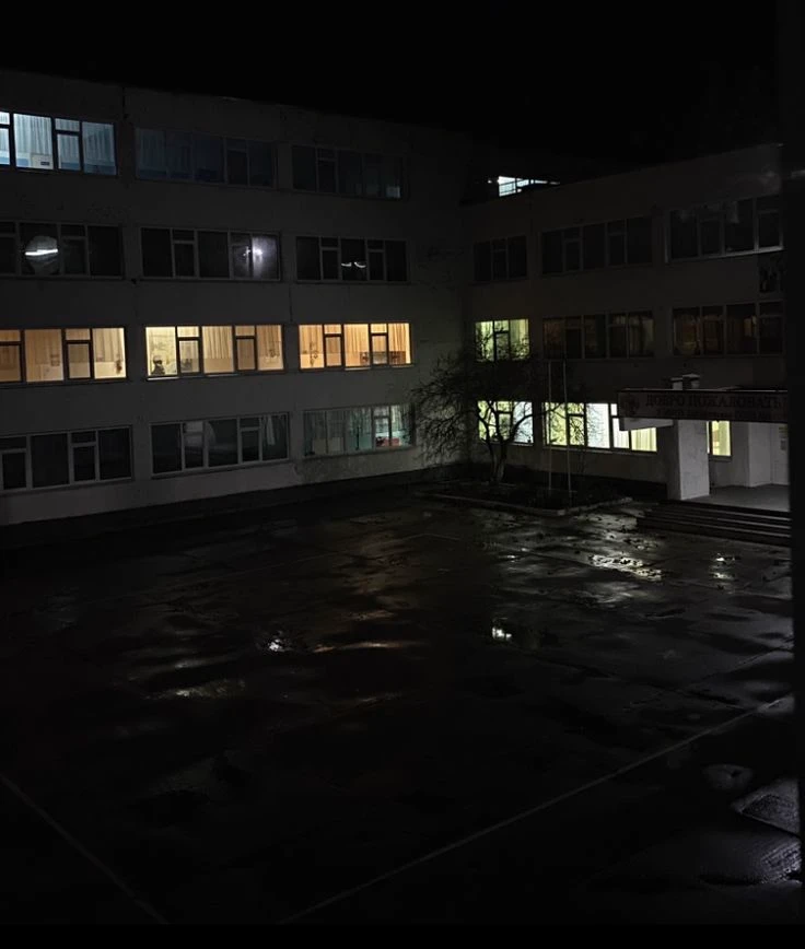 the only boy at the girls' nudity school thumbnail