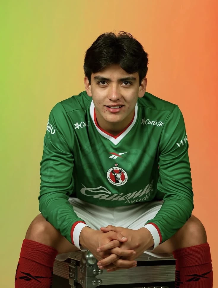 Gilberto Mora  thumbnail