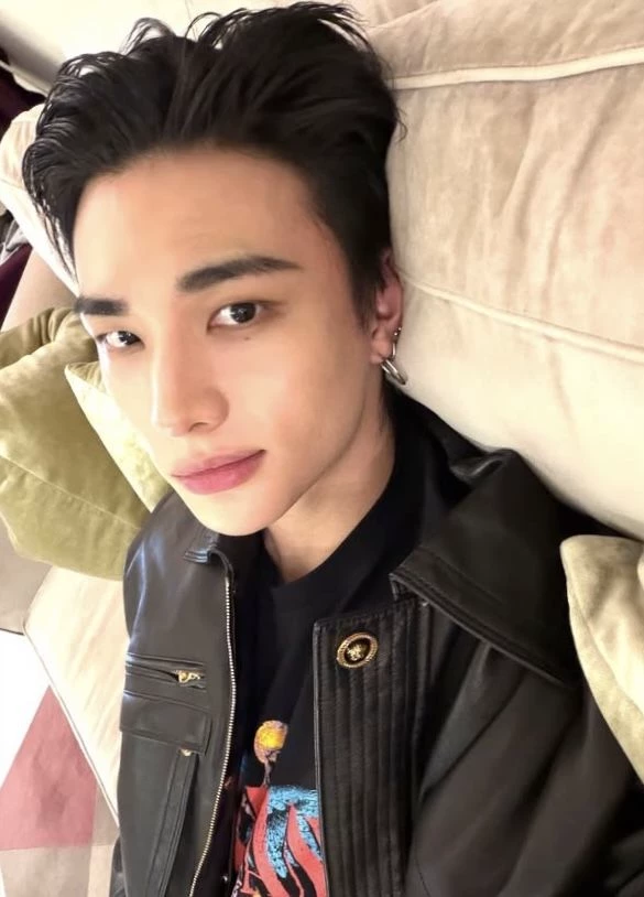 Hwang Hyunjin~☆ thumbnail
