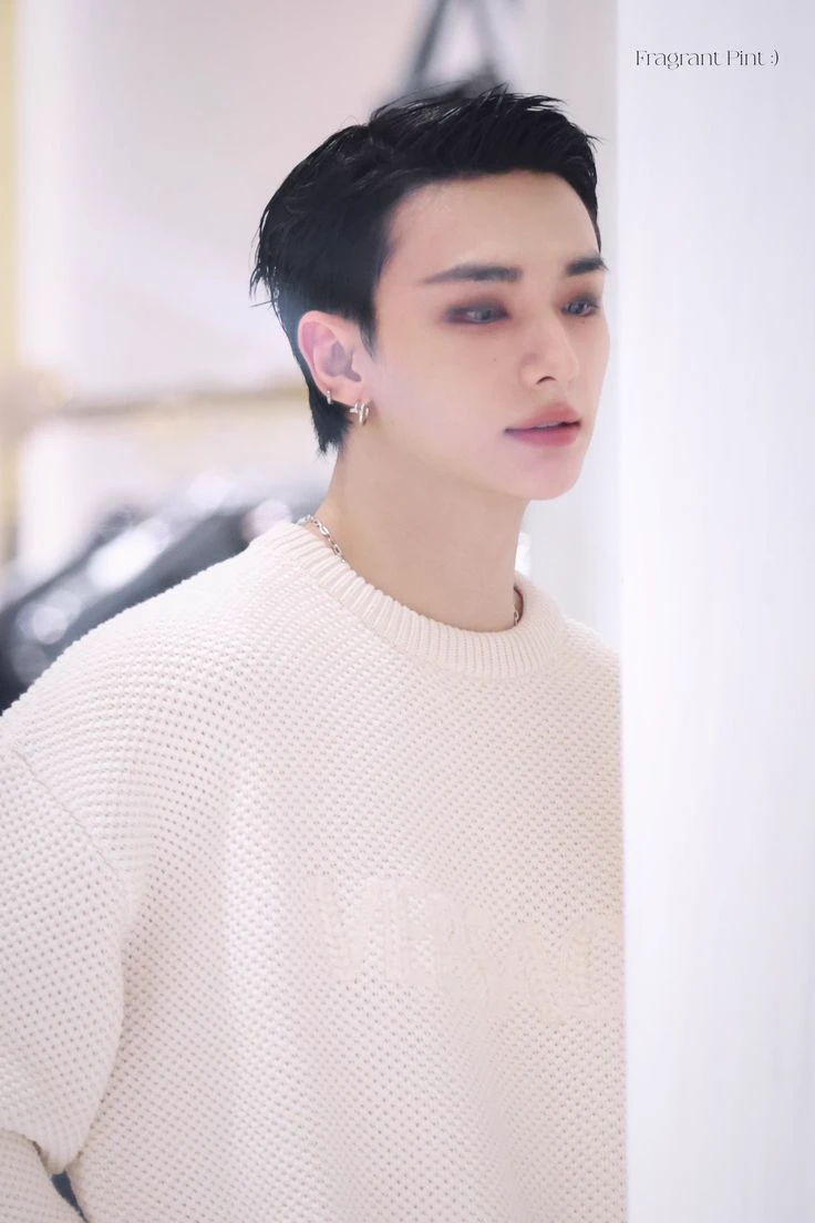 Hwang Hyunjin. thumbnail