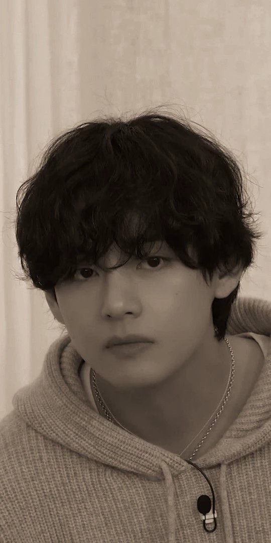  kim taehyung  v thumbnail