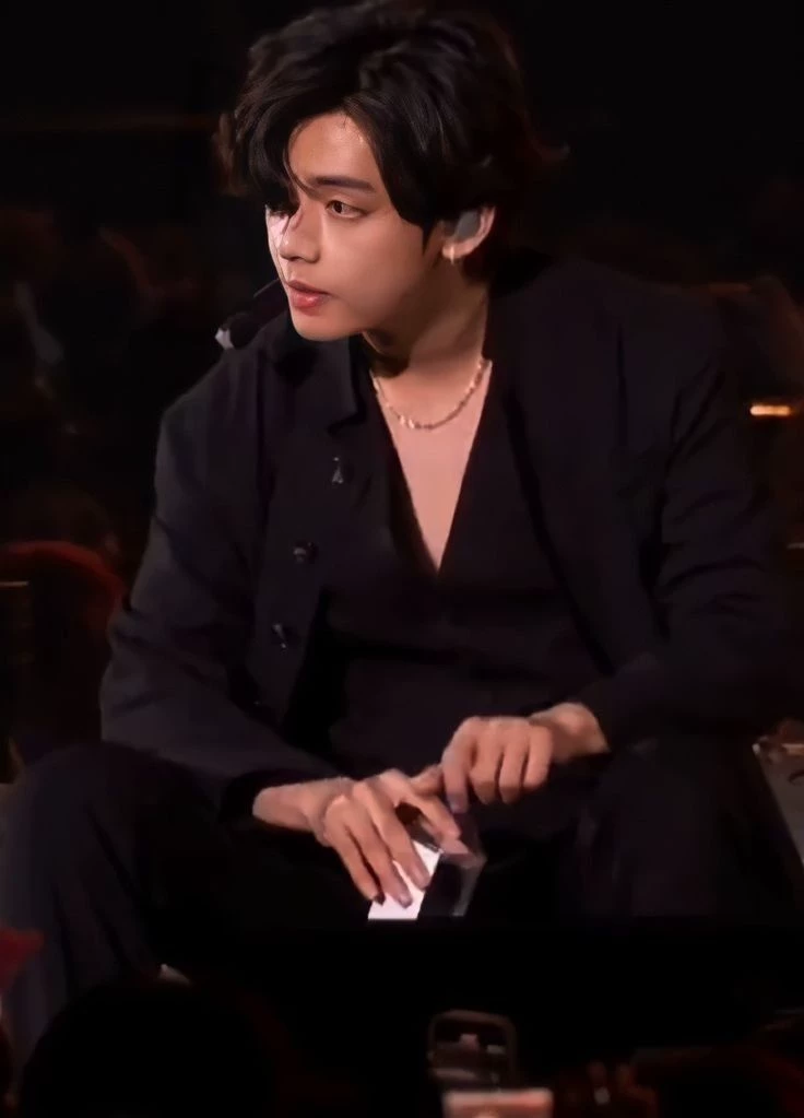 Kim Taehyung thumbnail