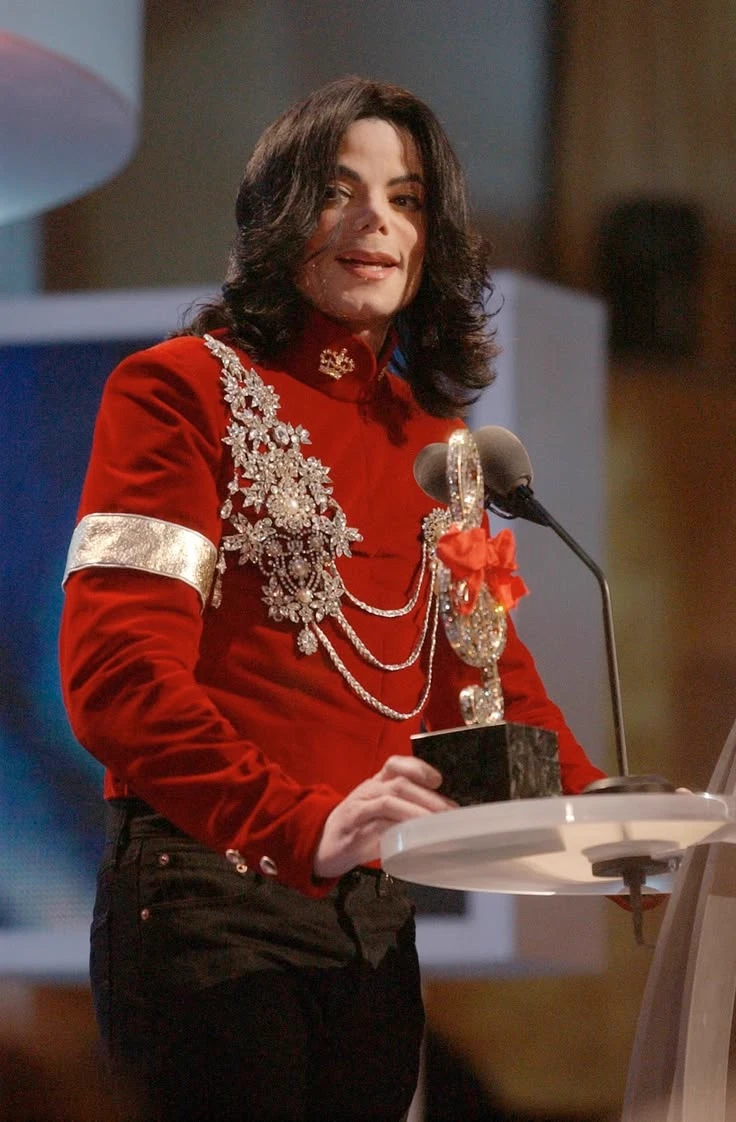 Michael Jackson — 2002 thumbnail