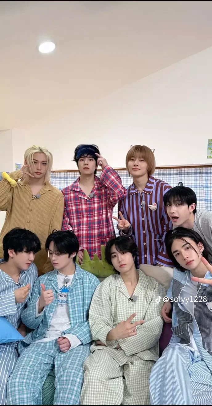 straykids thumbnail