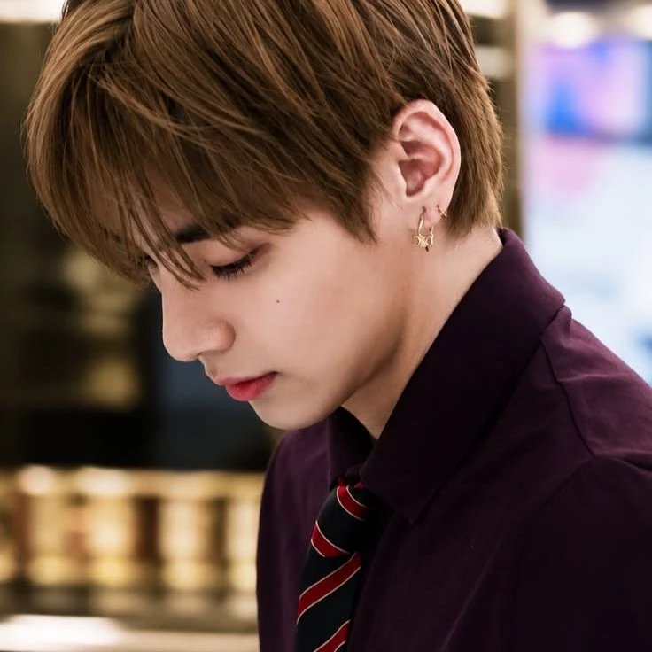 Kim Taehyung thumbnail