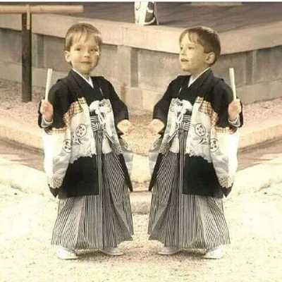 Tom and Bill Kaulitz (child/criança) thumbnail