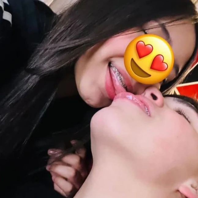 Emili🐊⛩️