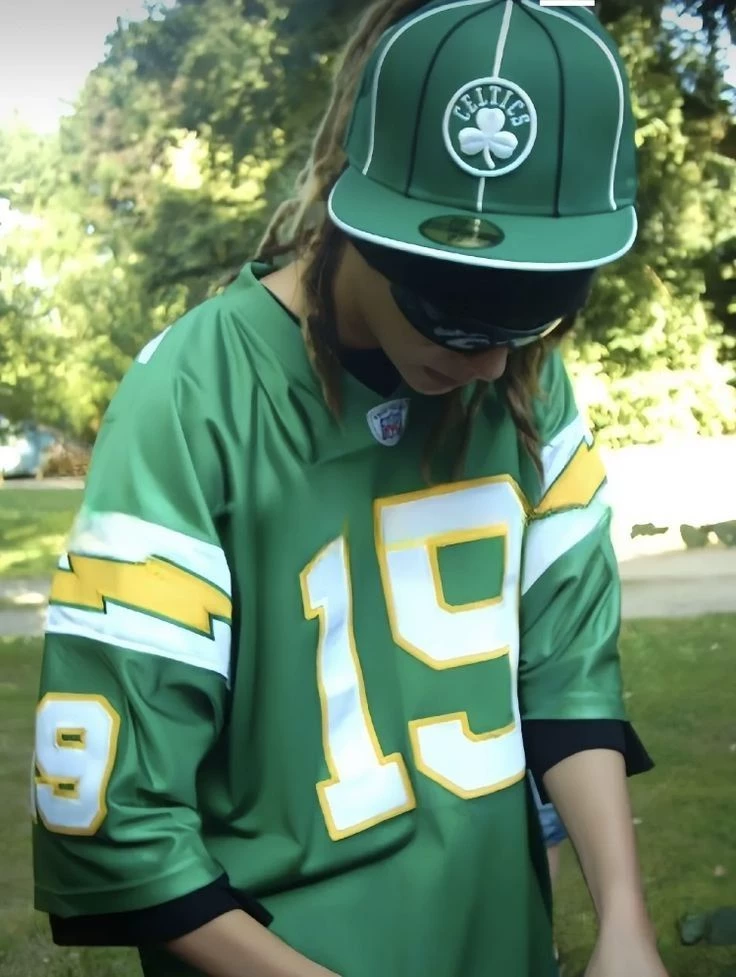 tom kaulitz  thumbnail