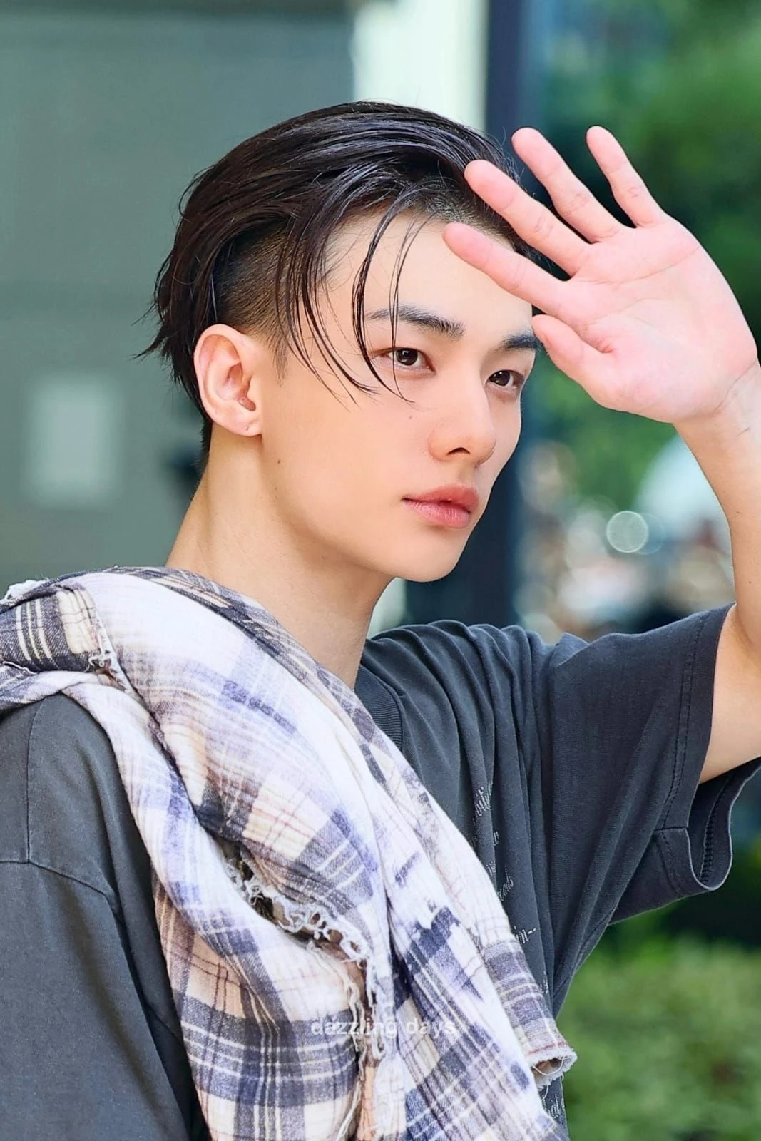 Hwang Hyunjin thumbnail