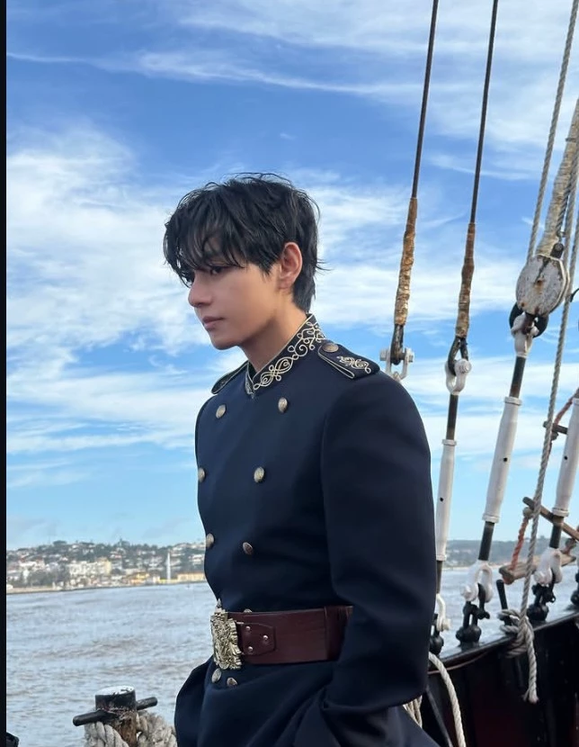 Kim Taehyung thumbnail