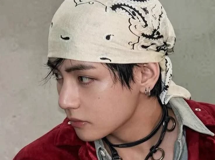 Kim Taehyung thumbnail
