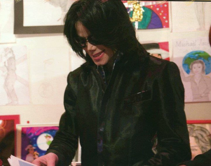 Michael Jackson >/////< thumbnail