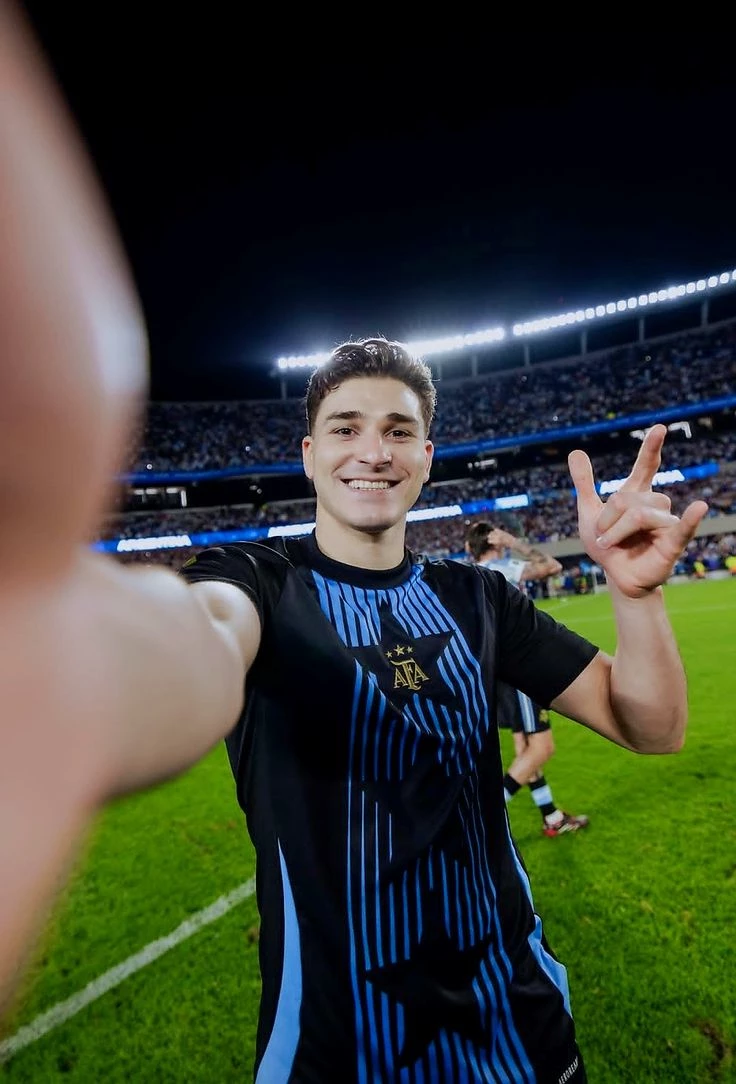 Julián Álvarez thumbnail