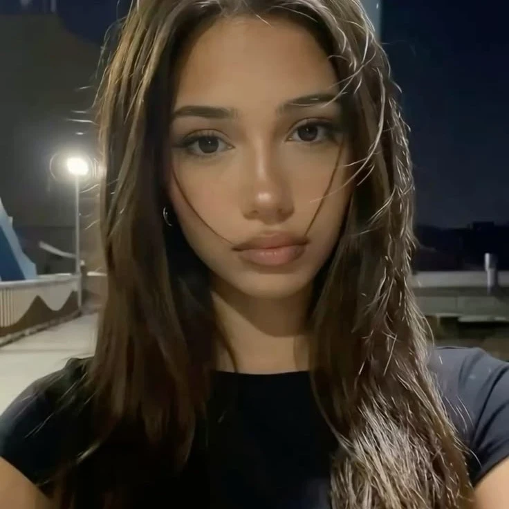 Elena - GL. thumbnail