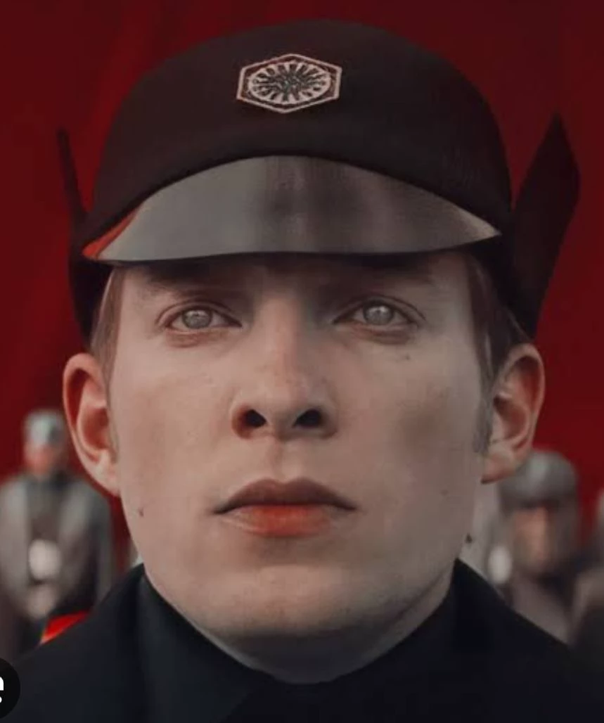 General Armitage Hux thumbnail