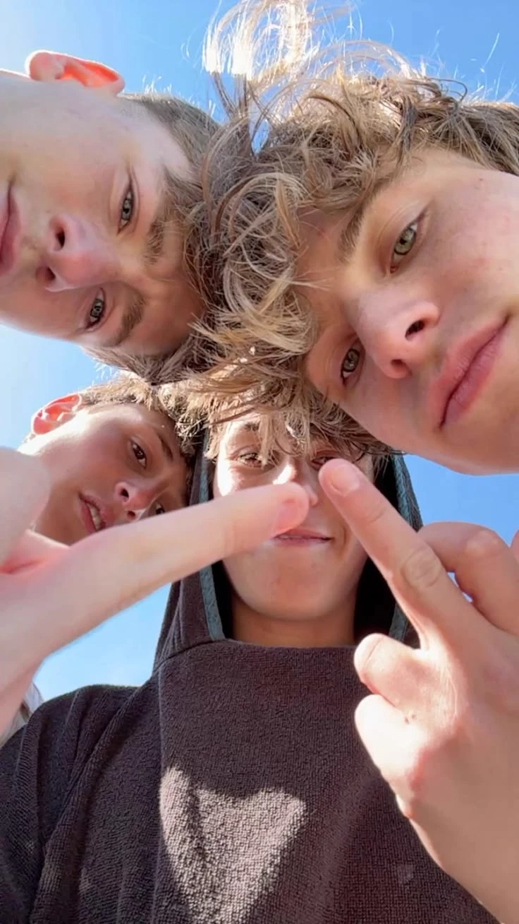 boy best friends thumbnail