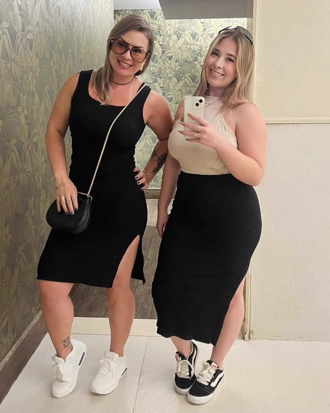 Flávia and Marina thumbnail