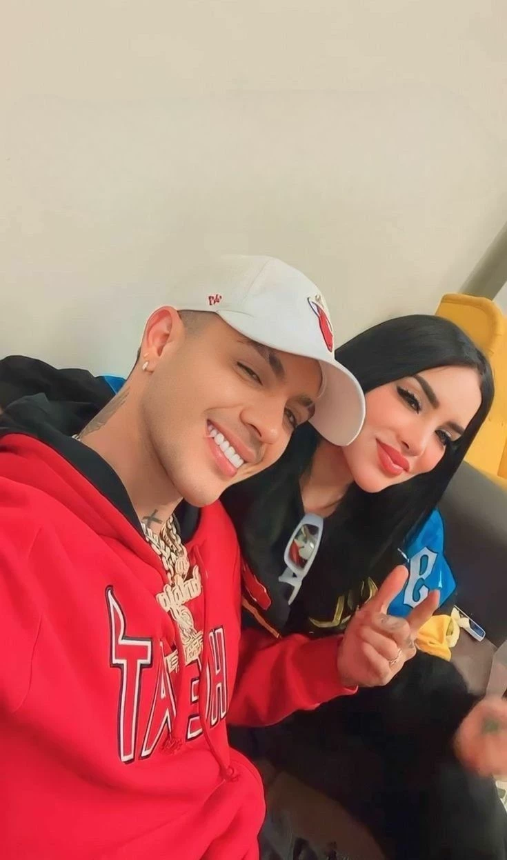 kimberly Loaiza and Juan de Dios Pantoja thumbnail