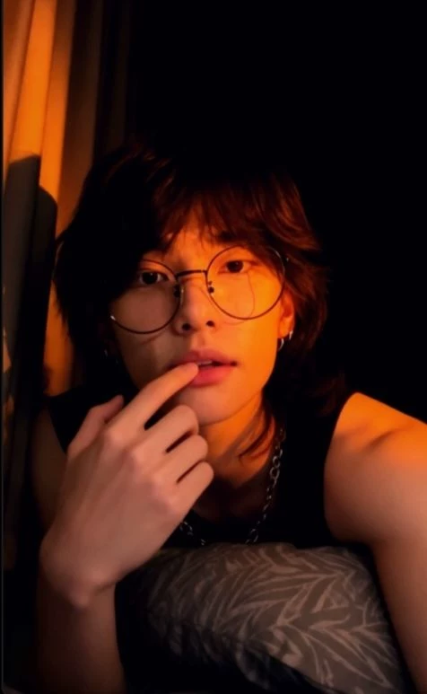 Hwang Hyunjin thumbnail
