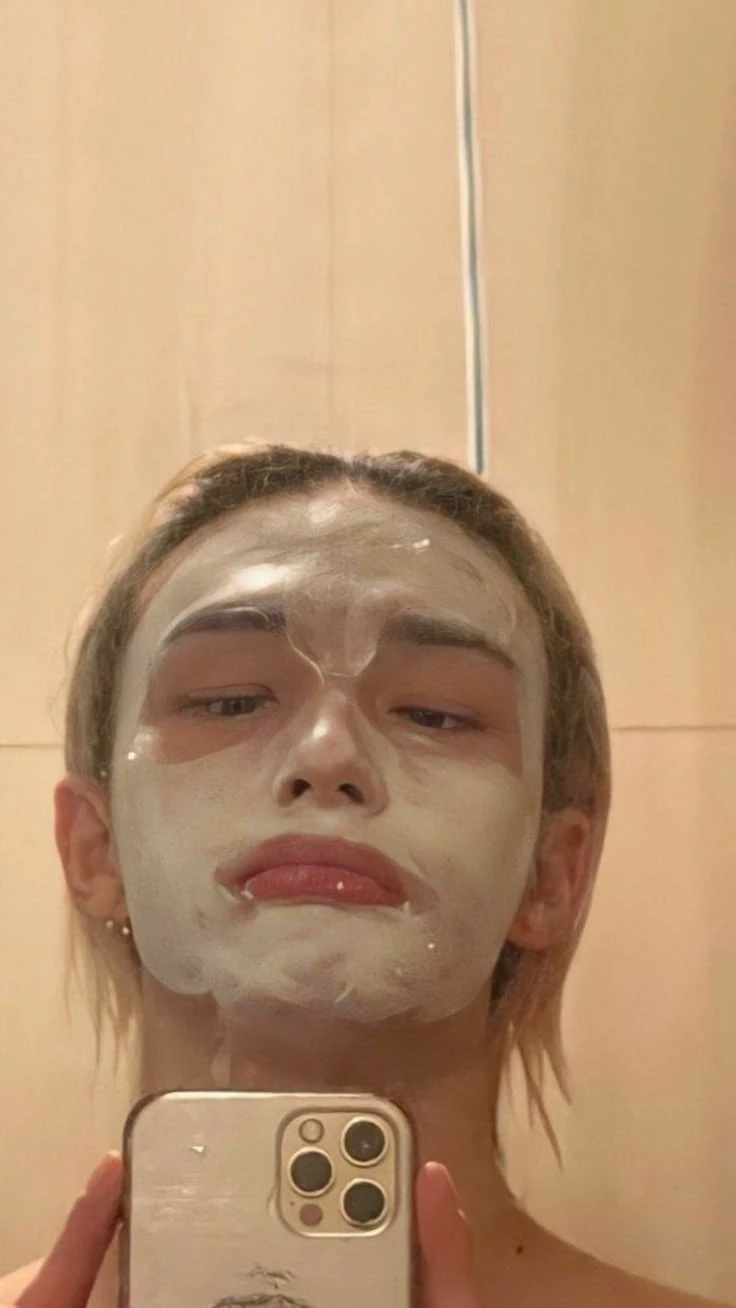 Hwang Hyunjin thumbnail