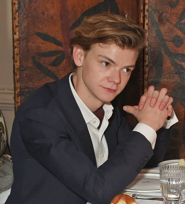 Thomas brodie sangster  thumbnail