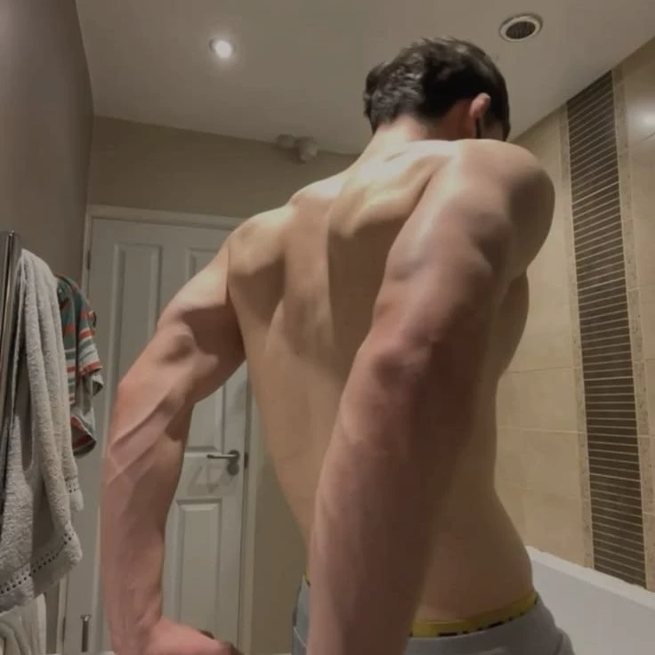 Max thumbnail