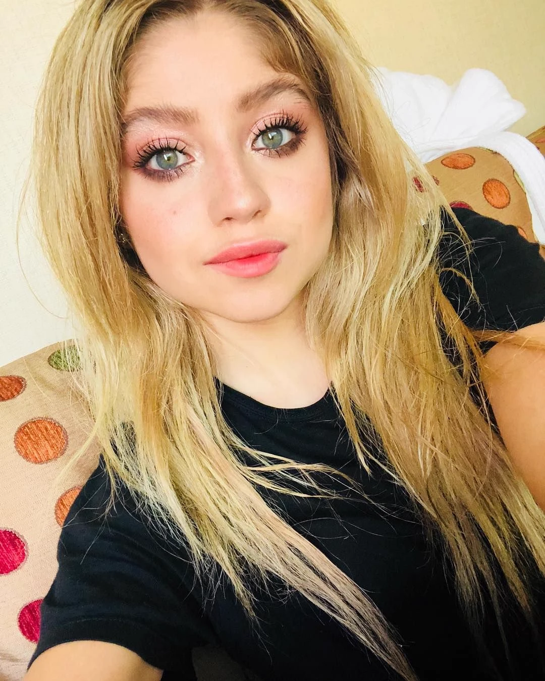 Karol Sevilla thumbnail