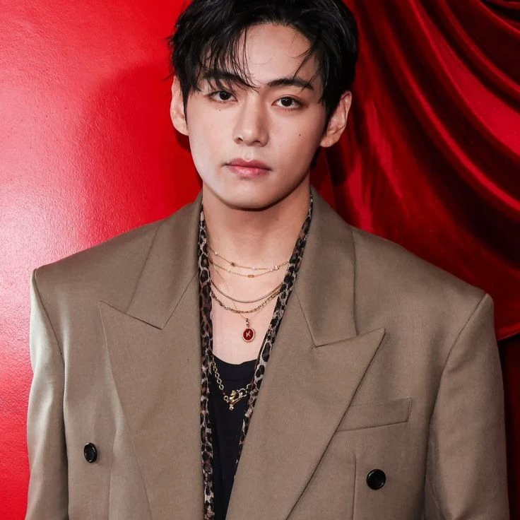 KIM TAEHYUNG thumbnail