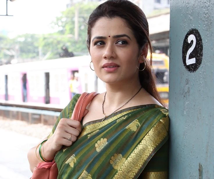 Suchitra -  Virar Local Train Friend thumbnail