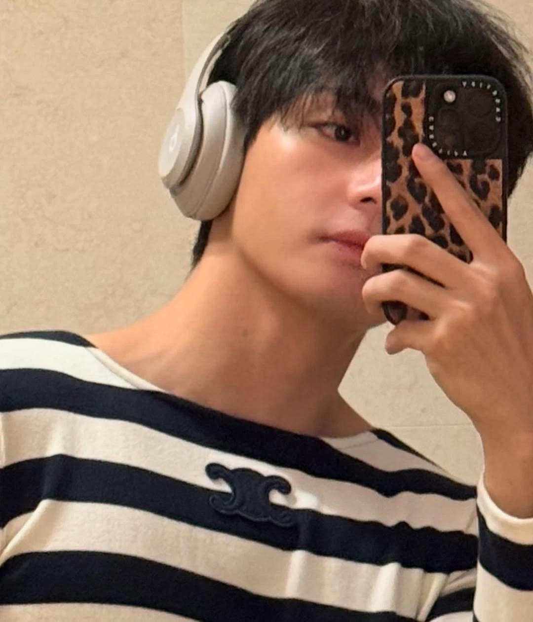 Kim Taehyung thumbnail