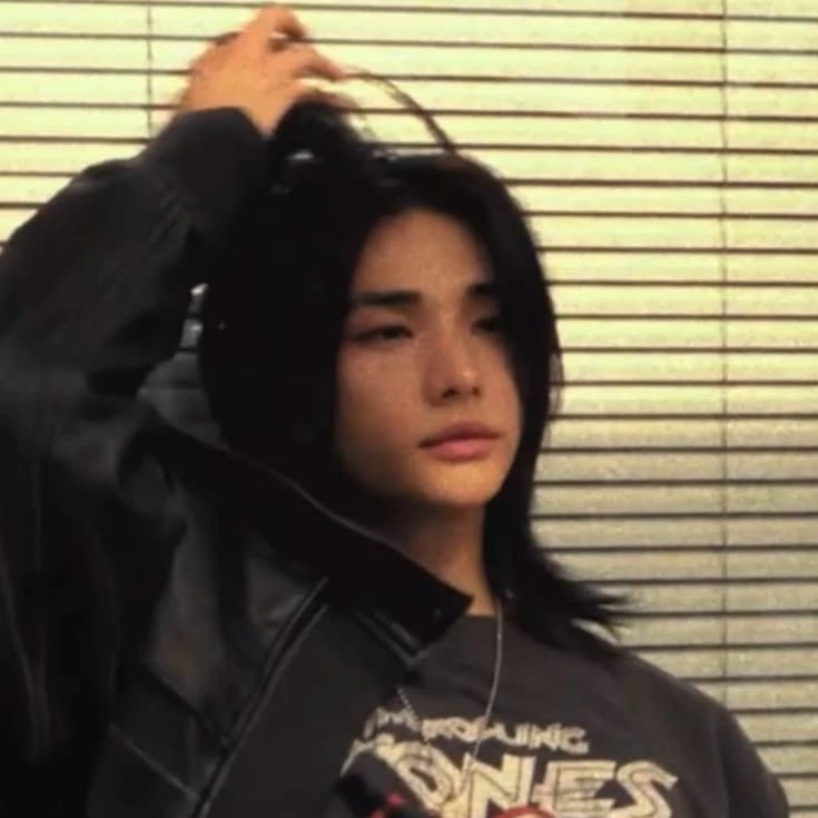 Hwang Hyunjin thumbnail