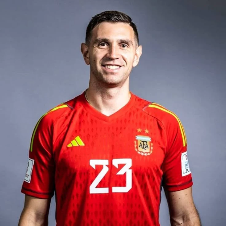 Emiliano 'Dibu' Martínez thumbnail
