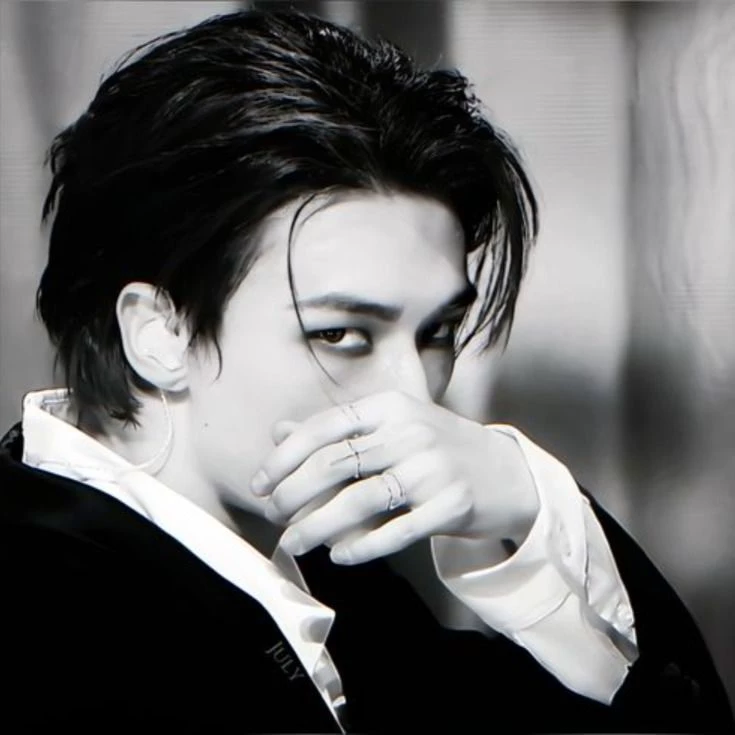 Hwang Hyunjin thumbnail