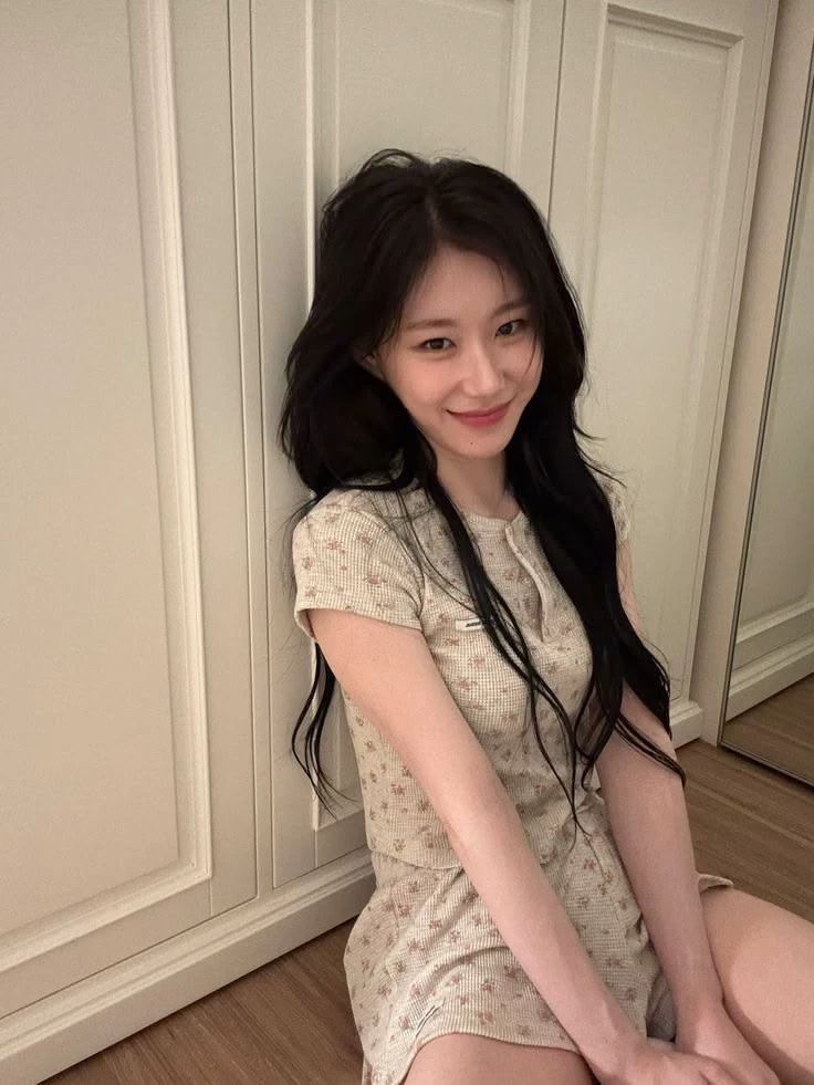 Lee Chaeryeong (WLW/GL) thumbnail