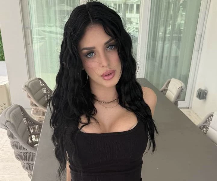 camila araujo thumbnail